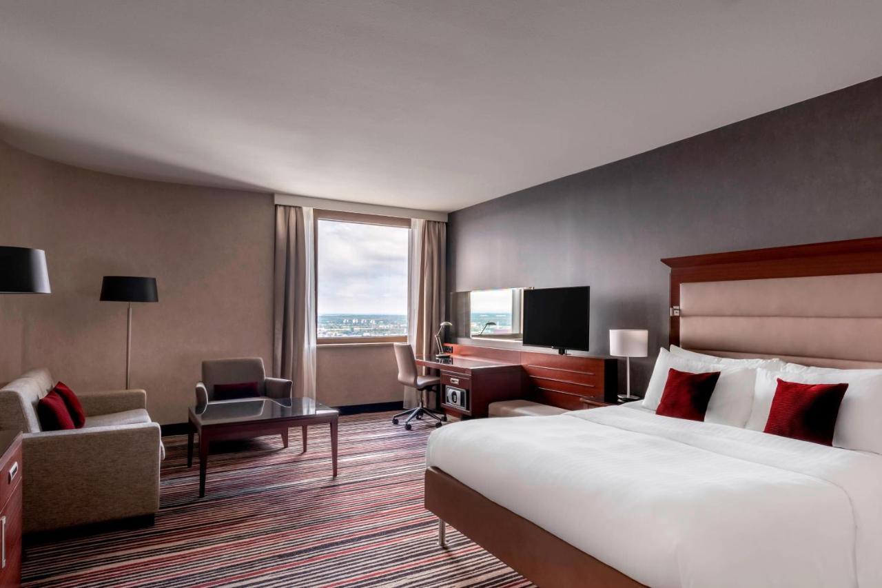 Suite Club con 1 Letto King-Size, Divano-Letto e Accesso all'M Club Lounge